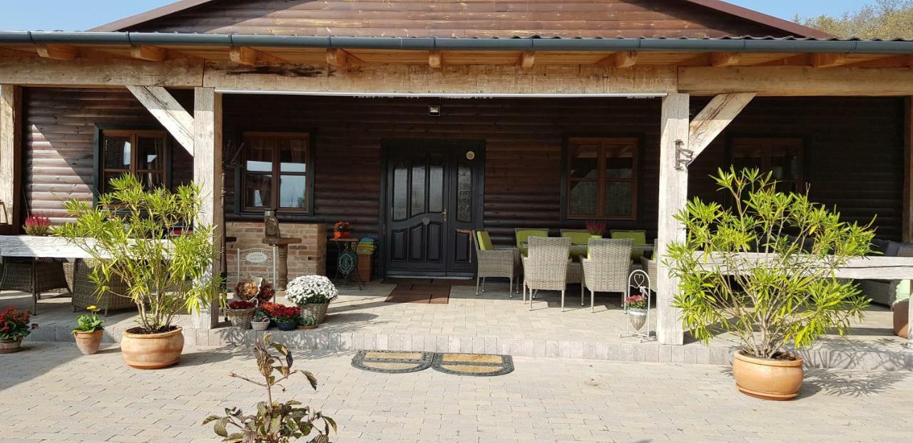 Barsonyberek Vendeghaz Bakony Hotel Jásd Exterior foto